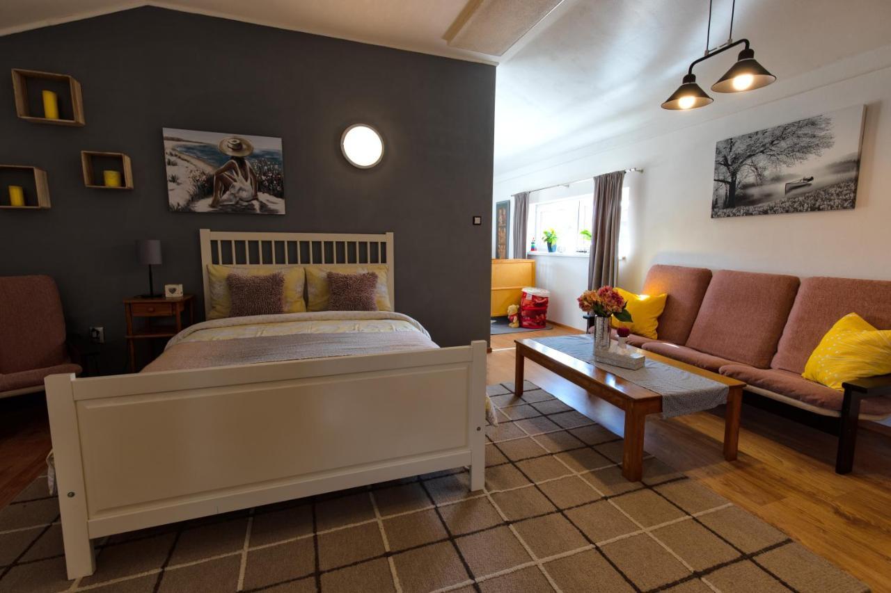 Apartman Lastovicka สตารา เลชนา ภายนอก รูปภาพ